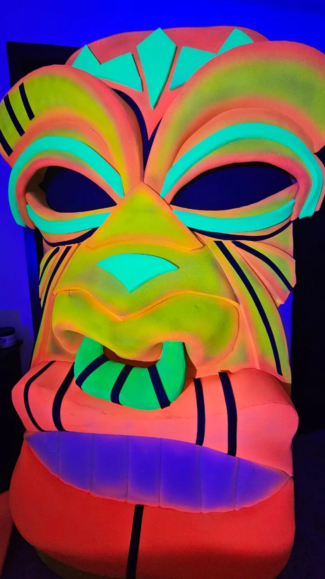 Vista general decoración neón fluorescente antro Babel, Kayola Escenografías Guadalajara