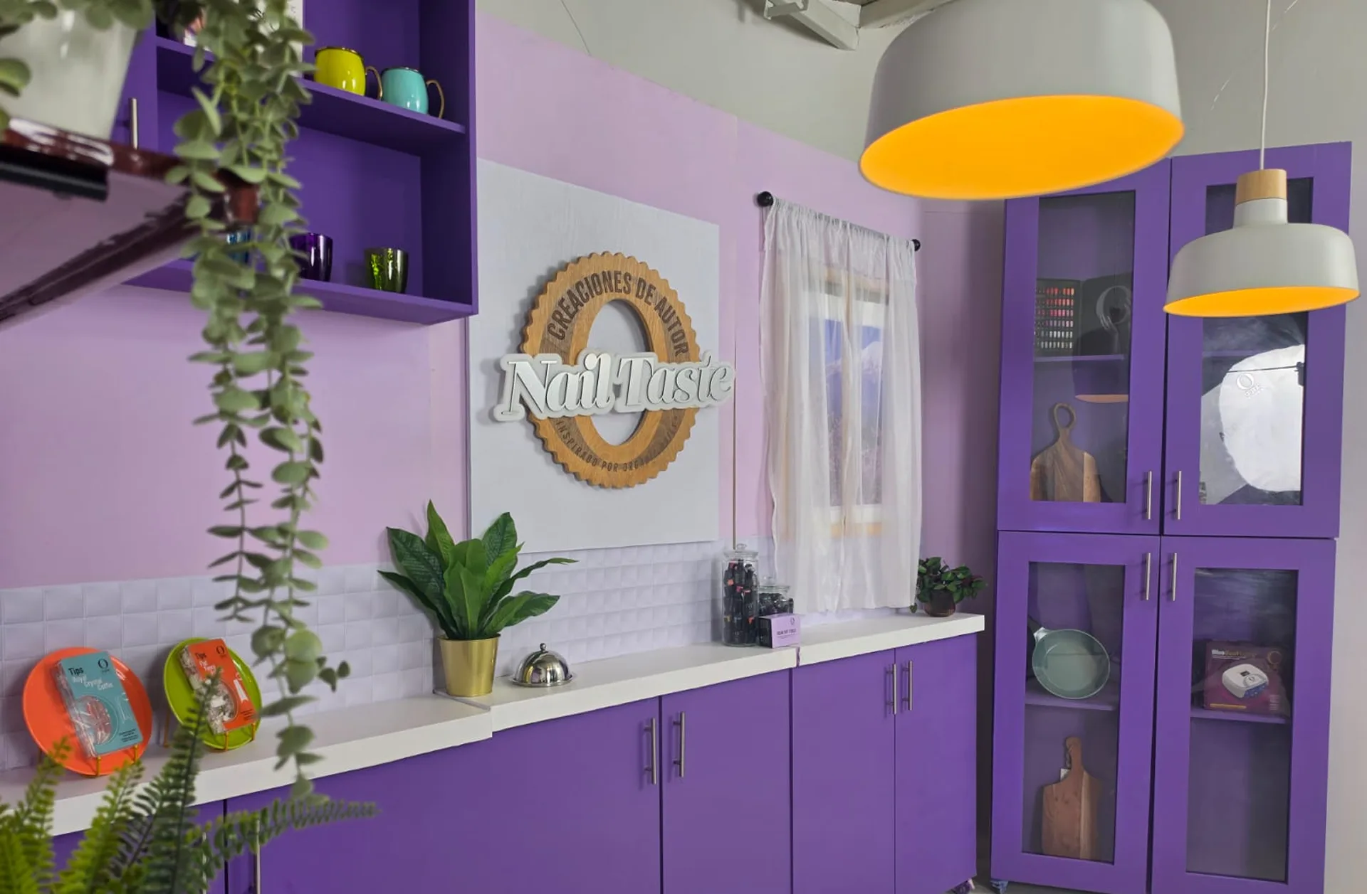 Set de cocina escenográfico para grabación de video Organic Nails, Kayola Escenografías Guadalajara México