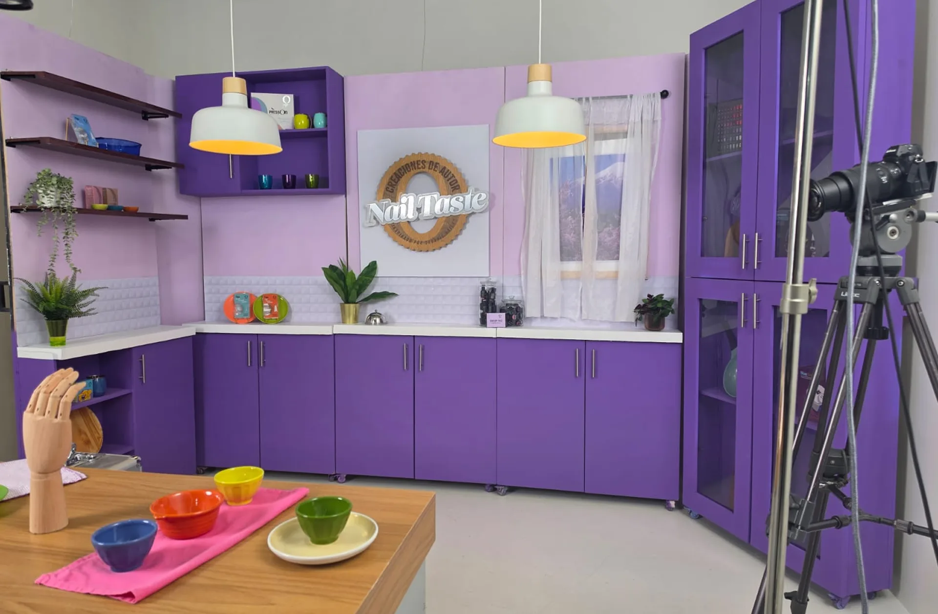 Detalle de mobiliario en set cocina para producción audiovisual, Kayola Escenografías Guadalajara