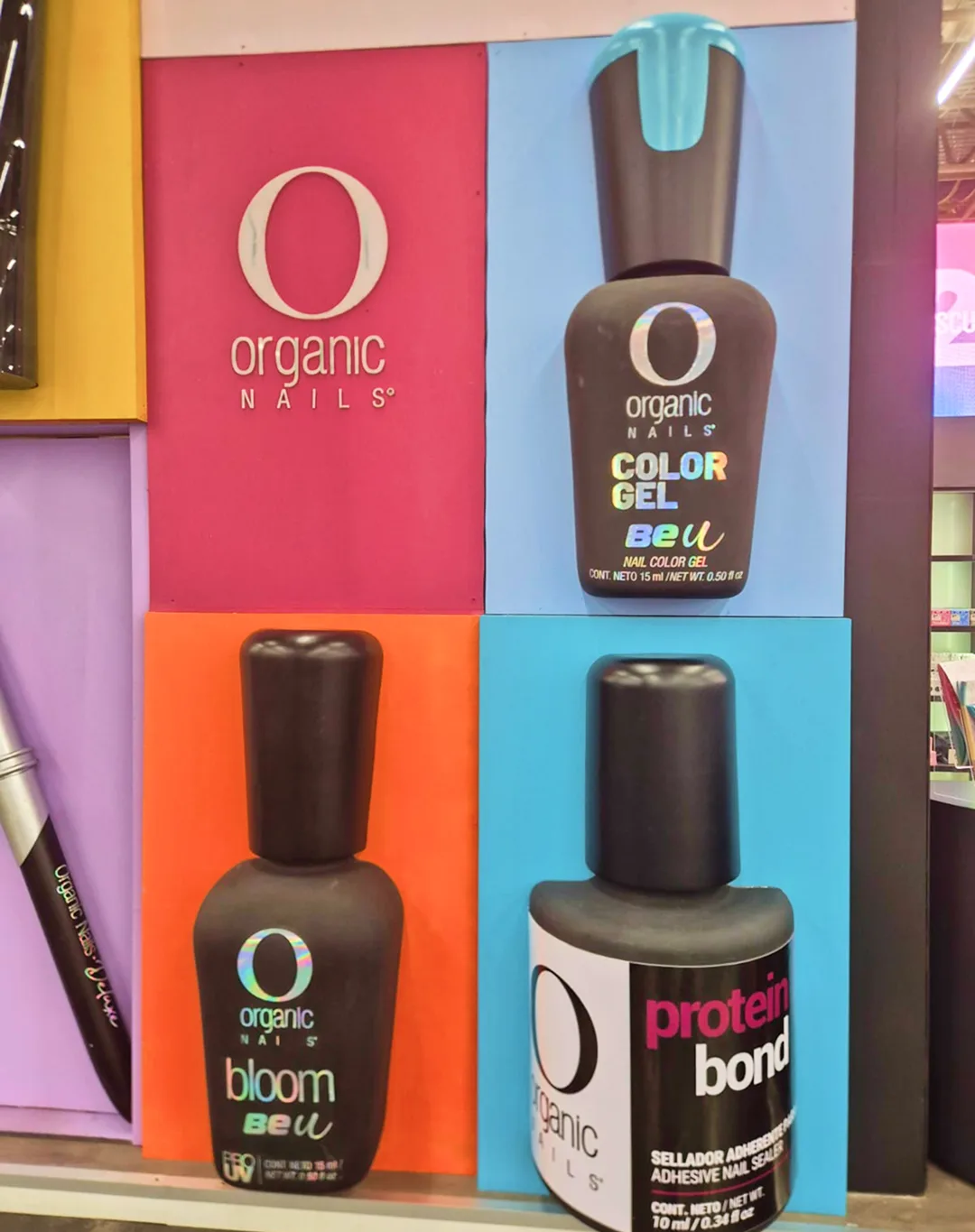 Detalle de acabado producto gigante Organic Nails Expo Beauty, Kayola Escenografías Guadalajara México
