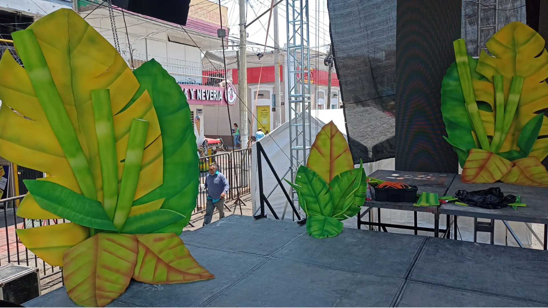 Montaje escenográfico escenario principal Feria de Tala, Kayola Escenografías Jalisco México
